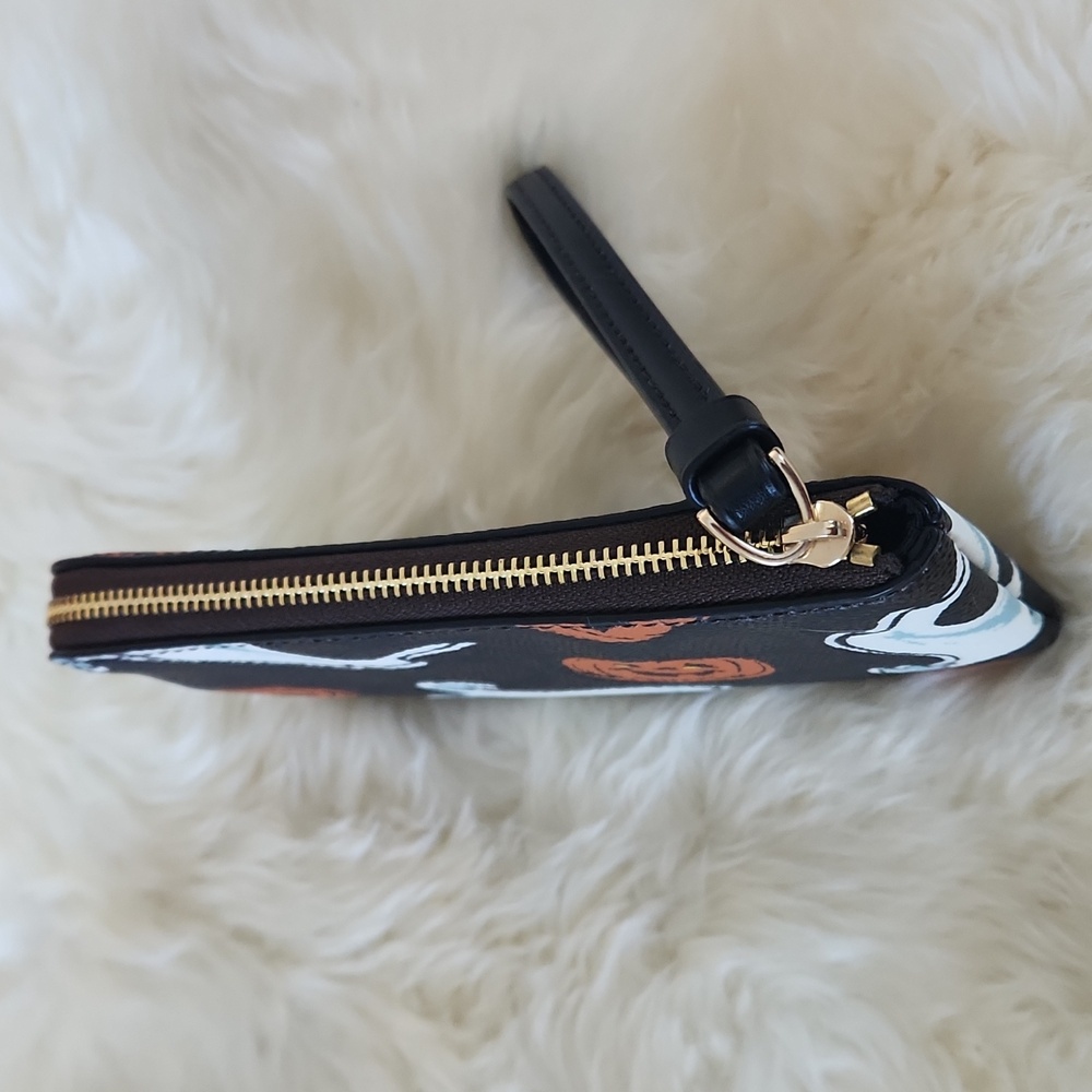 Adorable NWT Coach Halloween Corner Zip Signature Wristlet Wallet 🧡🎃👻🖤🎁 - Picture 6 of 15